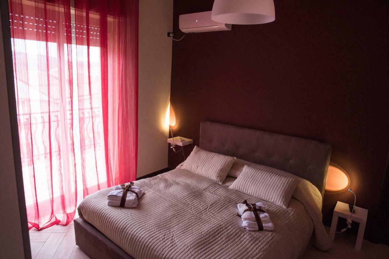 Il Centro Short Lets Hotel Valguarnera Caropepe Exterior photo